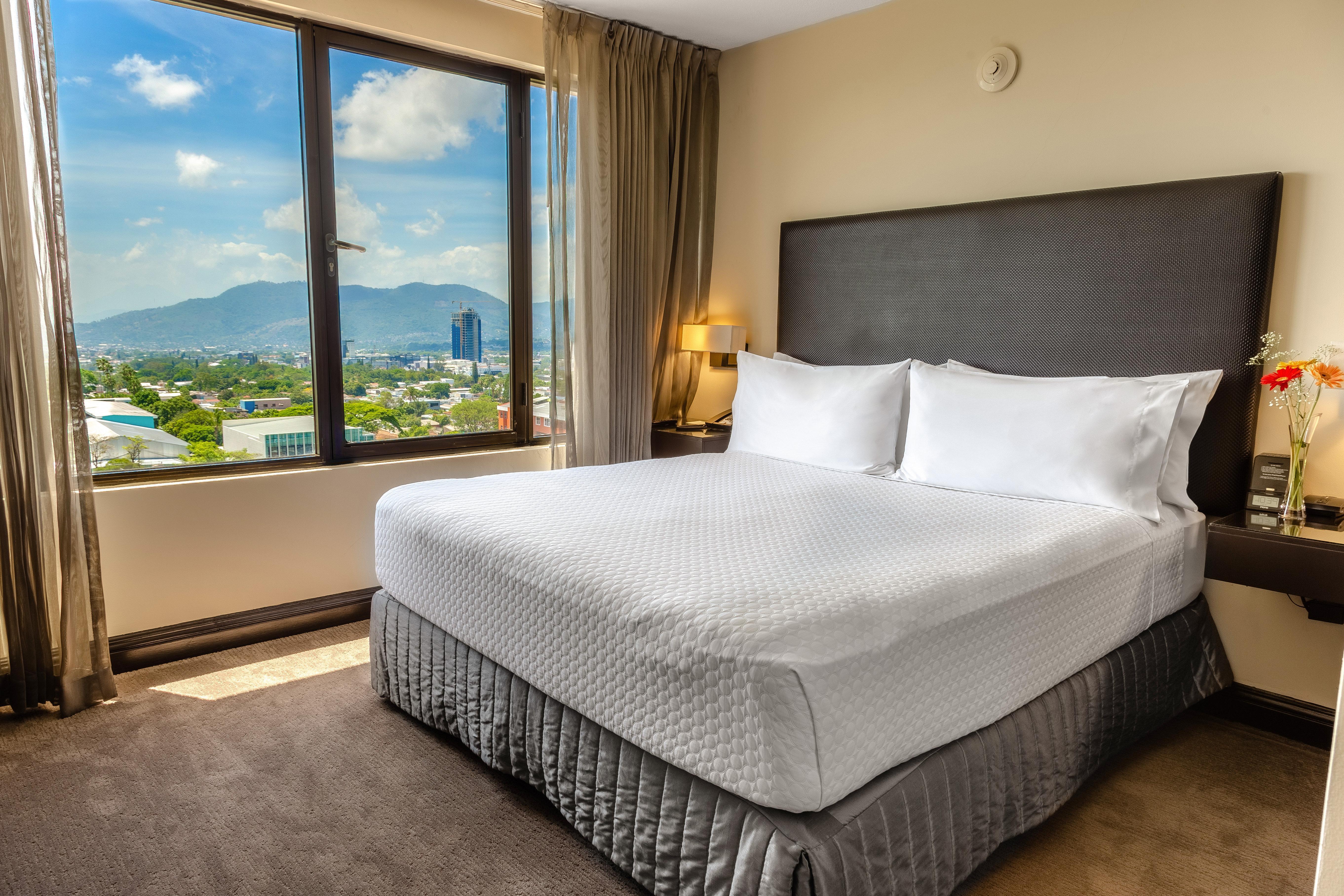 Hilton San Salvador Hotel Buitenkant foto